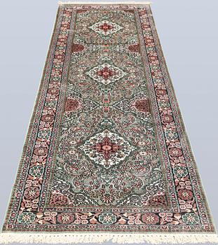 A silk runner, Kashmir, approx. 306 x 83 cm.