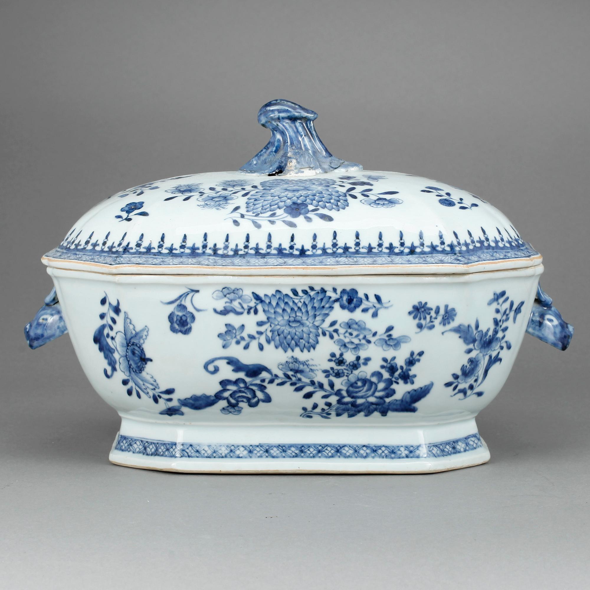 TERRIN, porslin, Kina, Qianlong 1736-95.