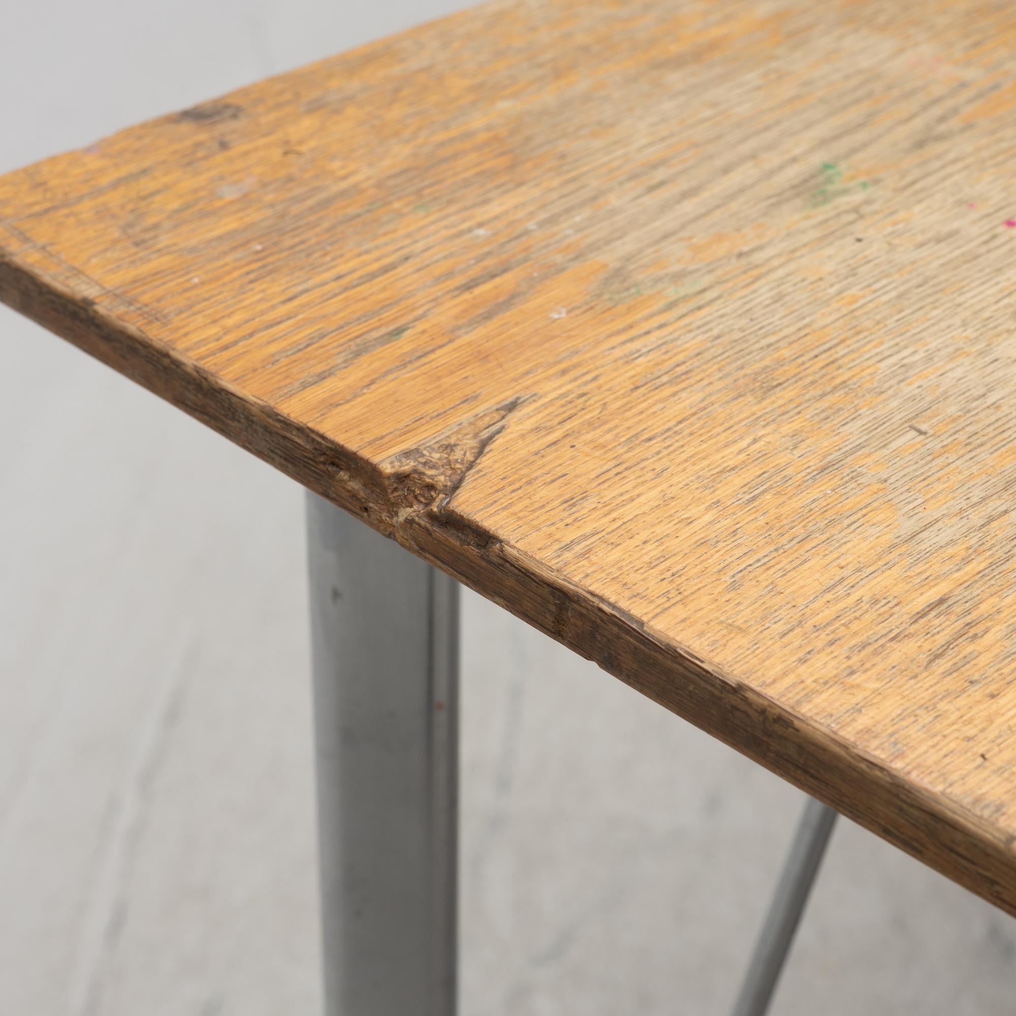 Arne Jacobsen, skrivbord, FH 3605, Fritz Hansen, 1900-talets andra hälft.