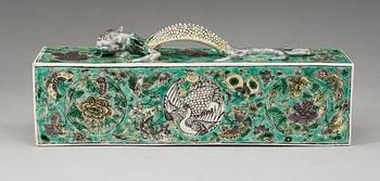 A rare famille verte scroll weight, Qing dynasty (1644-1912).