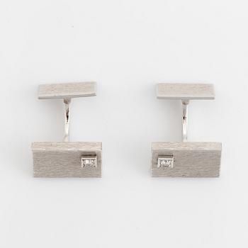Bucherer, manschettknappar, ett par, 18K vitguld och briljantslipade diamanter, i ask från Bucherer.