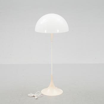 GOLVLAMPA, "Panthella", Verner Panton, för Louis Poulsen. 1900-talets andra hälft.