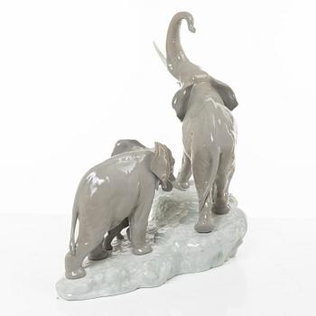Fulgencio García, figurine, "Elephants walking", Lladró, Spain.