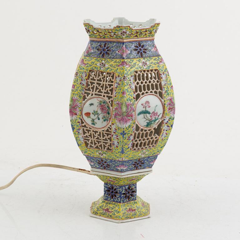 Lantern/table lamp, China, 20th Century.