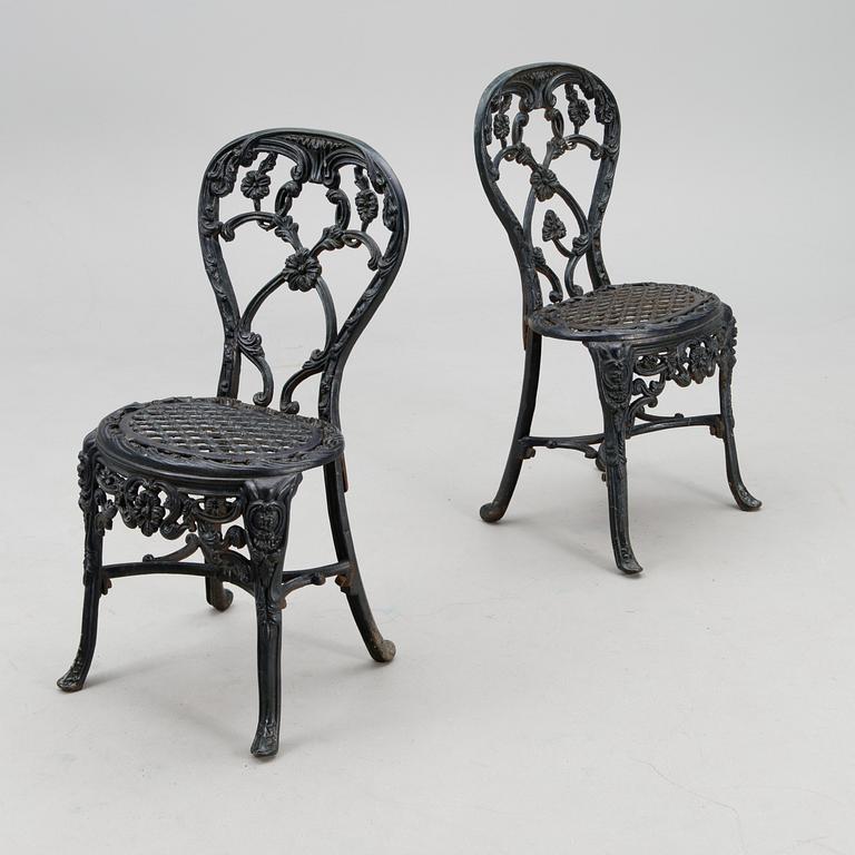 An early 20th century five piece garden suite for Porin Konepaja (Björneborgs Mekaniska Werkstad).