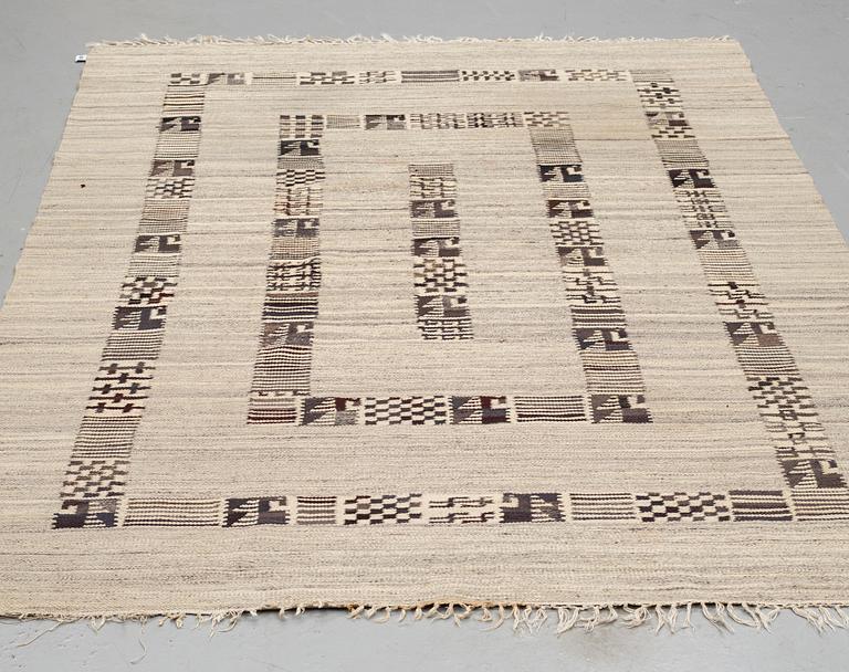 A CARPET, flat weave, ca 240 x 170 cm.