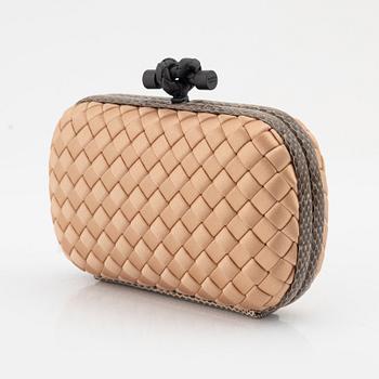 Bottega Veneta, 'Knot bag Poussin' clutch.