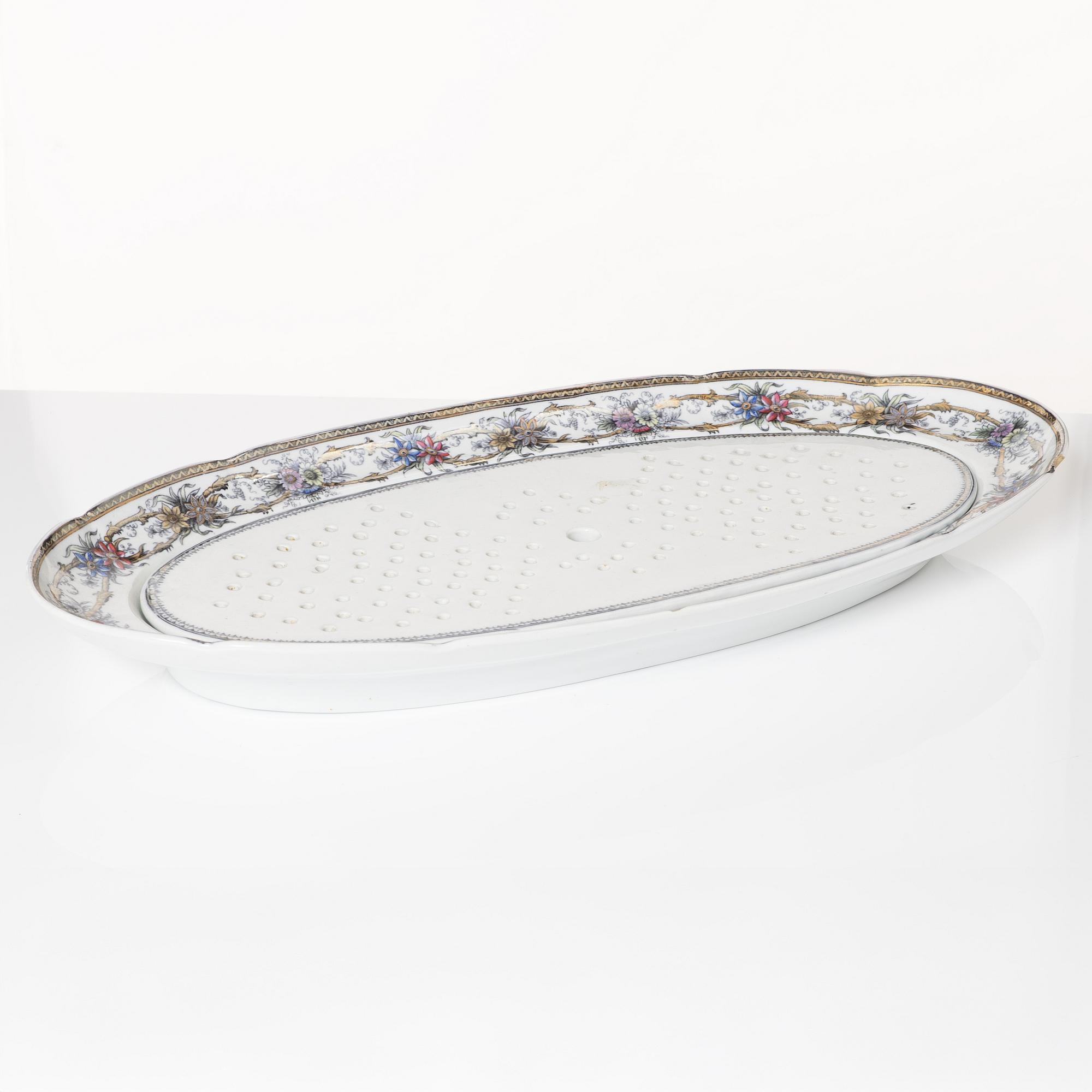Dinner service, 100 pieces, creamware, "Iris", Rörstrand, second half of the 20th Century.