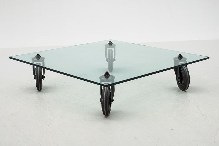 SOFFBORD, "Tavolo con ruote", Gae Aulenti, Fontana Arte, Italien.