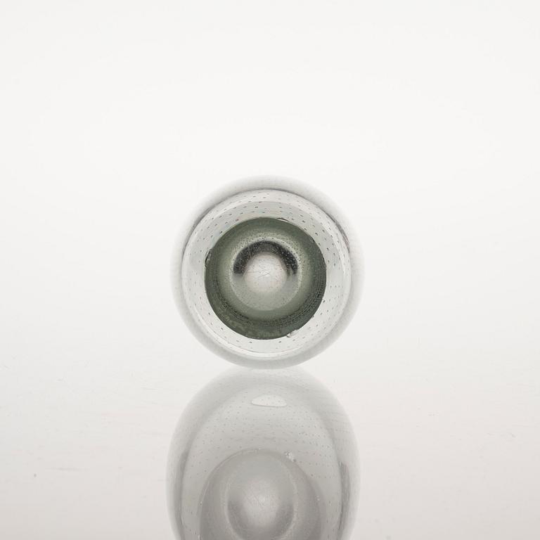 VAS, glas, Gunnel Nyman, signerad med syrapenna.