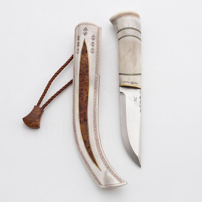 A reindeer horn knife by Bertil Fällman, signed.