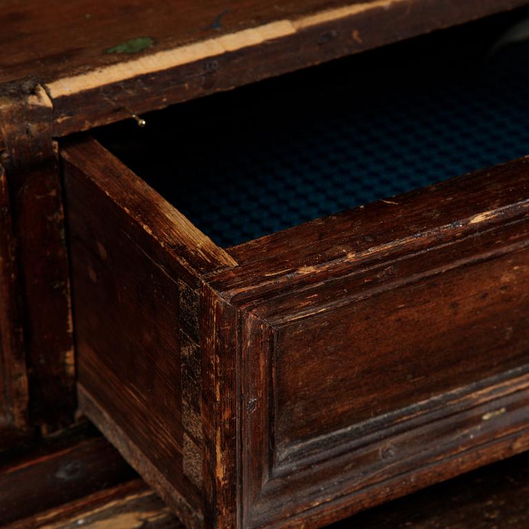 A baroque cabinet, first half of the 18th Century.