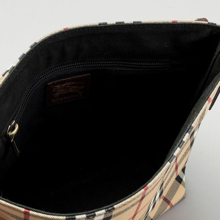 A BURBERRY CROSSBODY MESSENGER BAG.