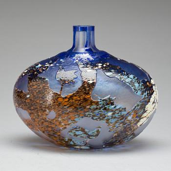 VAS, glas, Bertil Vallien, Kosta Boda Atelier, signerad och daterad- 92.