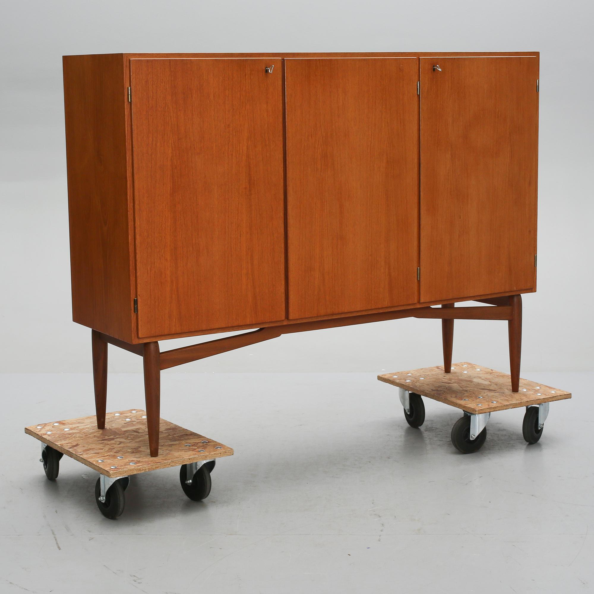 SIDEBOARD, 1900-talets tredje kvartal.