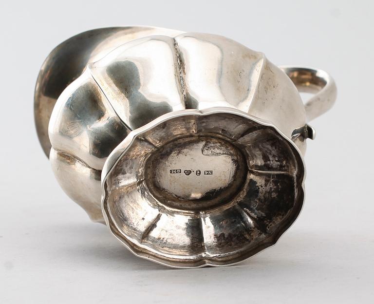 GRÄDDKANNA, silver, Gustaf Möllenborg, Stockholm, 1843. Vikt ca 173 g.