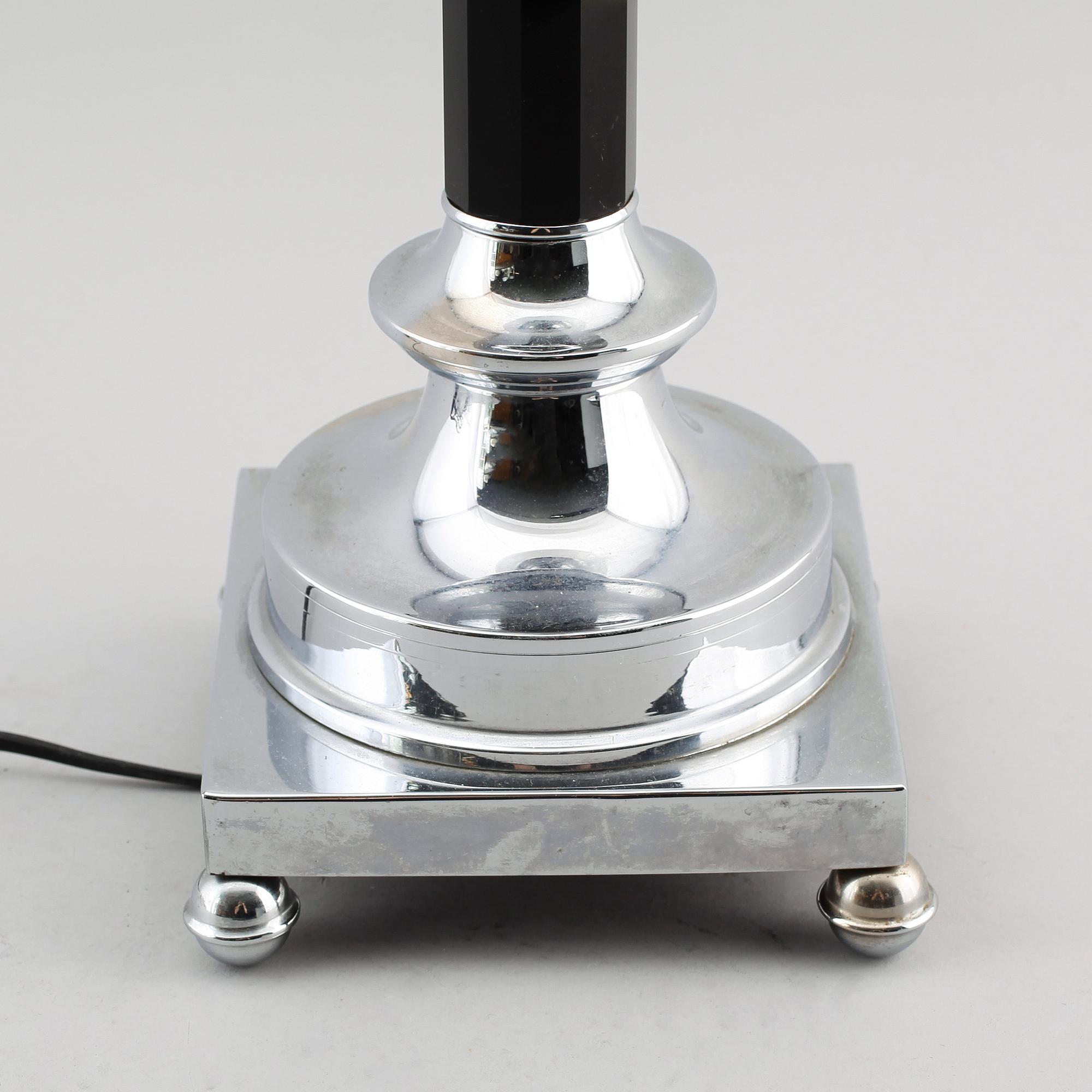 BORDSLAMPA, kromad metall och glas, 1900-talets första hälft.