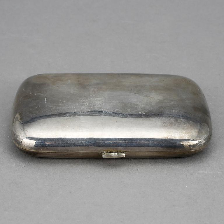 CIGARETTSKRIN, silver, svenska importstämplar, 1900-talets mitt. Vikt ca 185 gram.