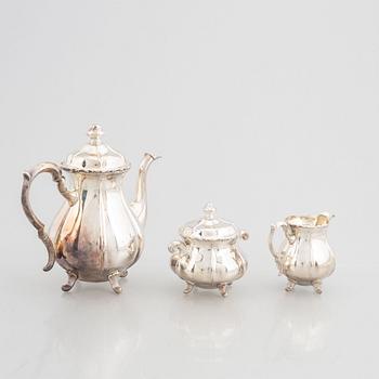 Kaffeservis, silver, 3 delar, rokokostil, Ivar T. Holth, Oslo, svenska importstämplar, CG Hallberg, Stockholm 1928.