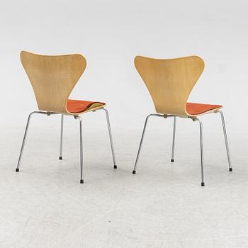 Arne Jacobsen, stolar, 8 st, "Sjuan", Fritz Hansen, Danmark, 1981.