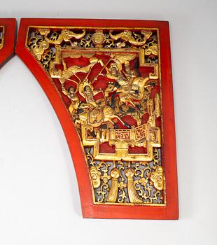 A pair of gilt lacquered wooden panels, Qing dynasty, 19th Century.