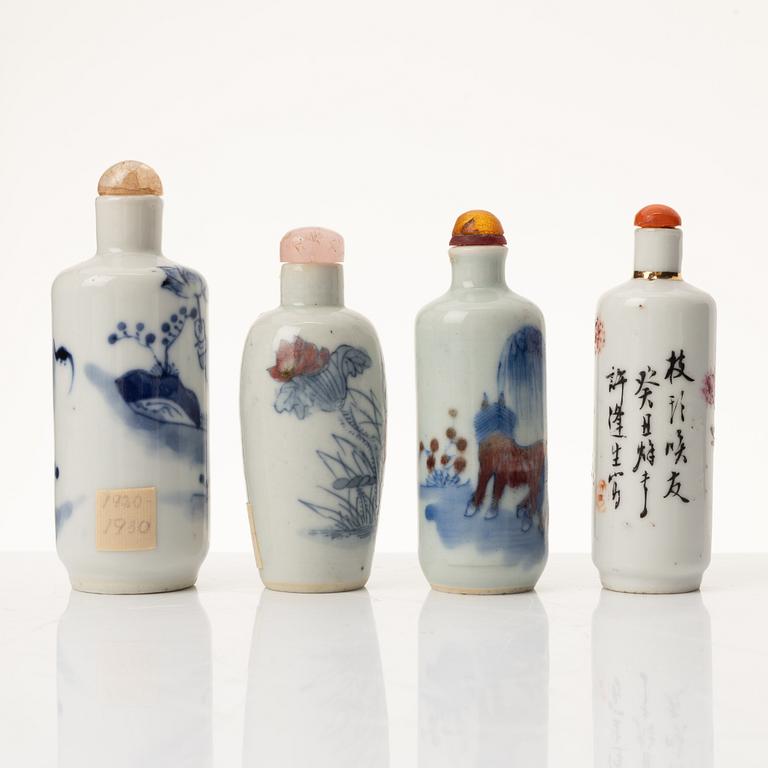A group of seven Chinese porcelain snuff bottles, late Qing dynasty and 20th century.