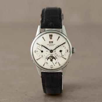 116. UNIVERSAL, Geneve, "triple calendar with moon phase", wristwatch, 33 mm,