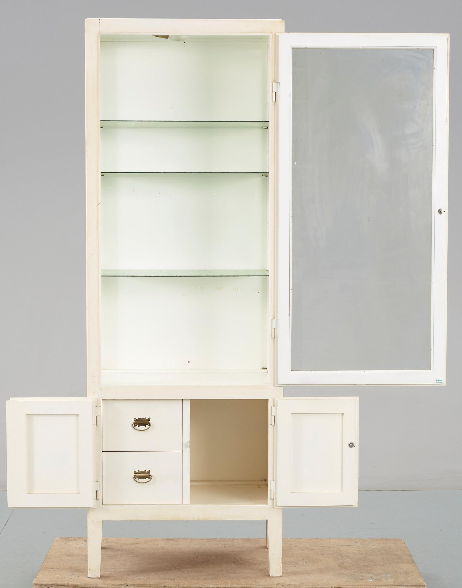 TANDLÄKARSKÅP, 1900-talets andra del.