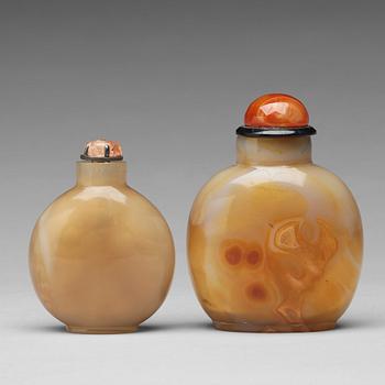 Two Chinese agathe snuff bottles.