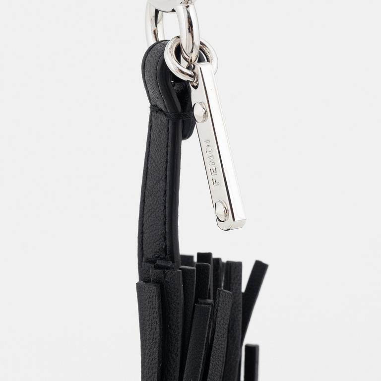 Fendi, väsksmycke, "Pon Pon Karl".