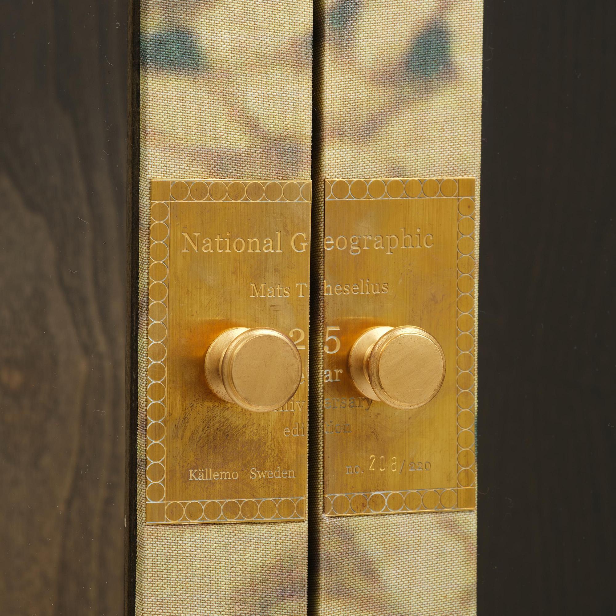 Mats Theselius, a "National Geographic 25th Anniversary Edition" cabinet, ed. 208/220, Källemo, Värnamo, post 2016.