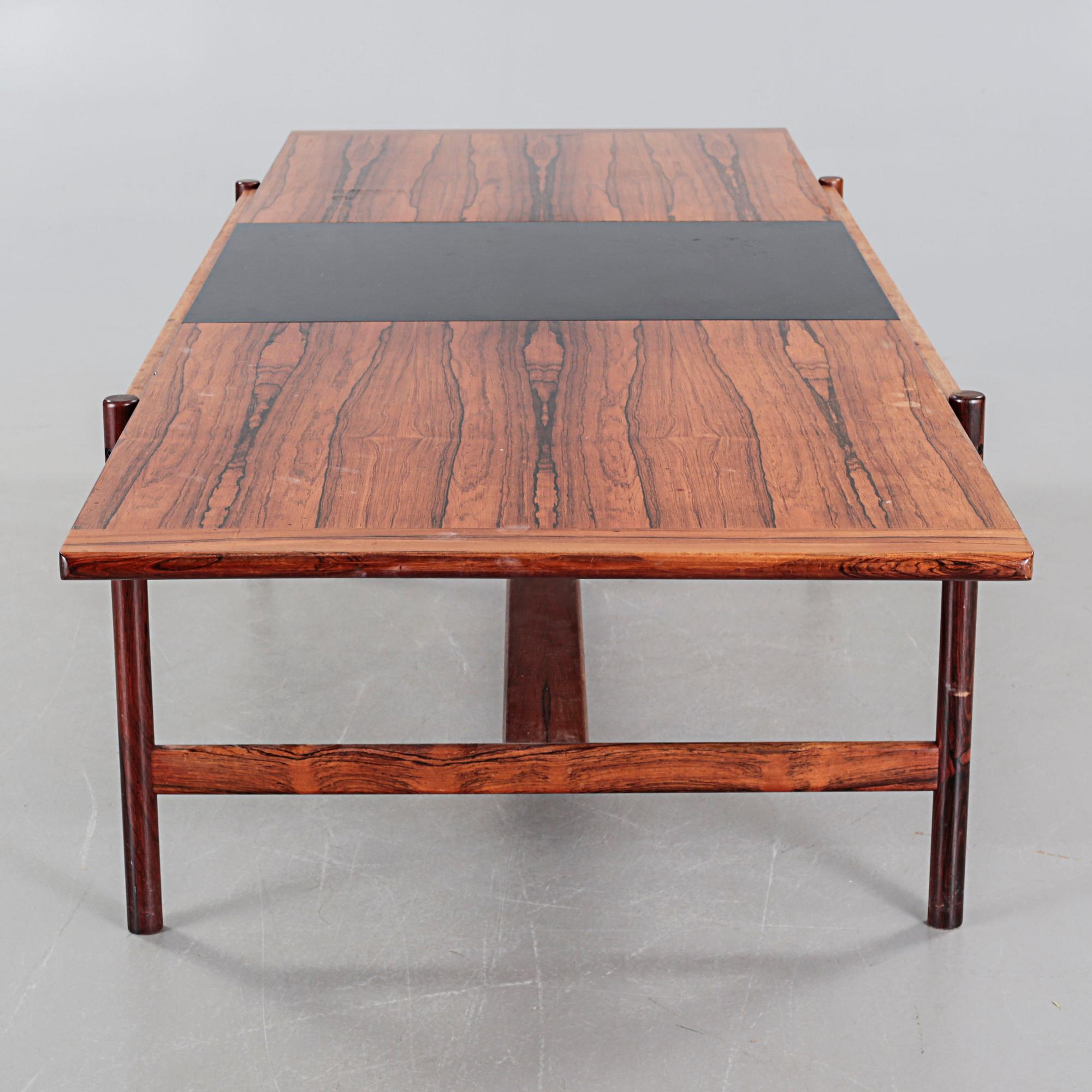 TORBJØRN AFDAL, A coffee table, model "Sari", 1960s.