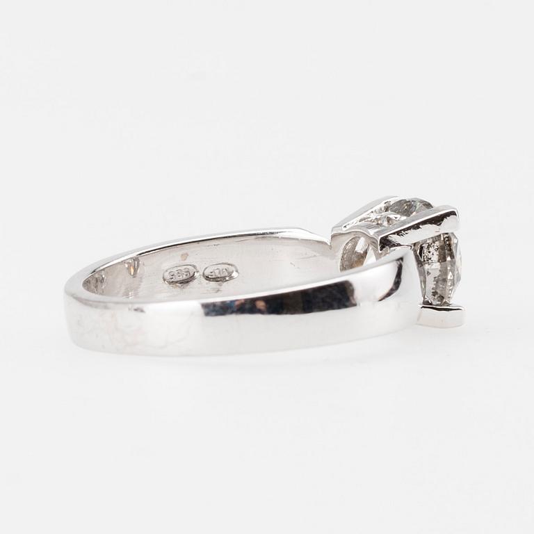 RING, vitguld 14K, Morris Lindblom, briljantslipad diamant, ca 1,40 ct. Vikt 5,4 g.