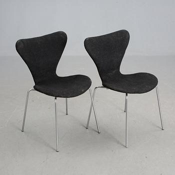 STOLAR, ett par, "Sjuan", Arne Jacobsen, Fritz Hansen, 1969.