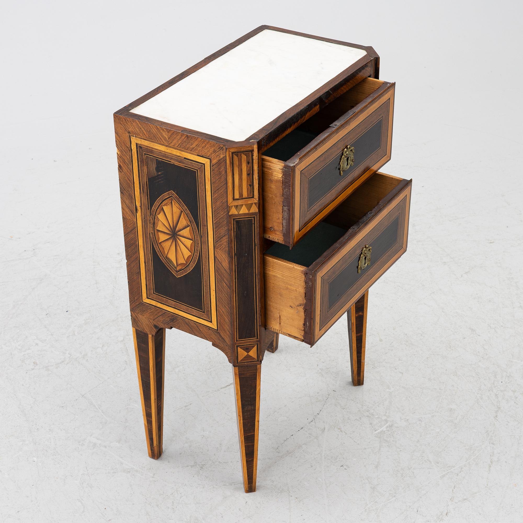 Chest of drawers, Louis XVI, France, latter half of the 18th century.