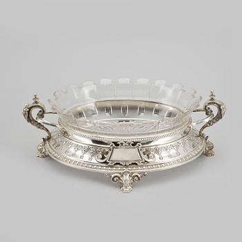 JARDINJÄR, silver och kristall, CG Hallberg, Stockholm, 1889. Vikt ca 620 gram.