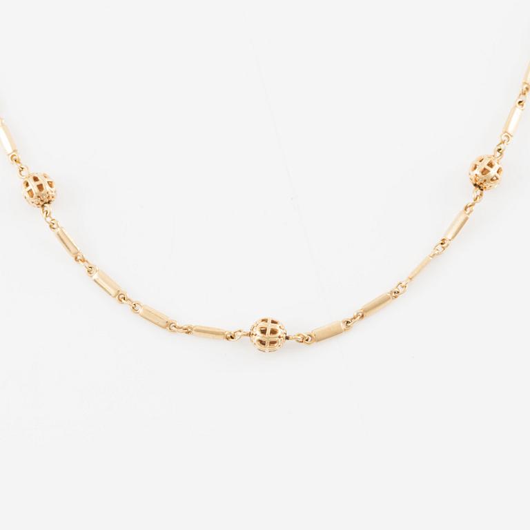 Necklace, 18K gold.