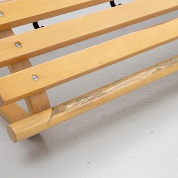 Alvar Aalto, hatthylla, modell 109, Artek, Finland, 1900-talets andra hälft.