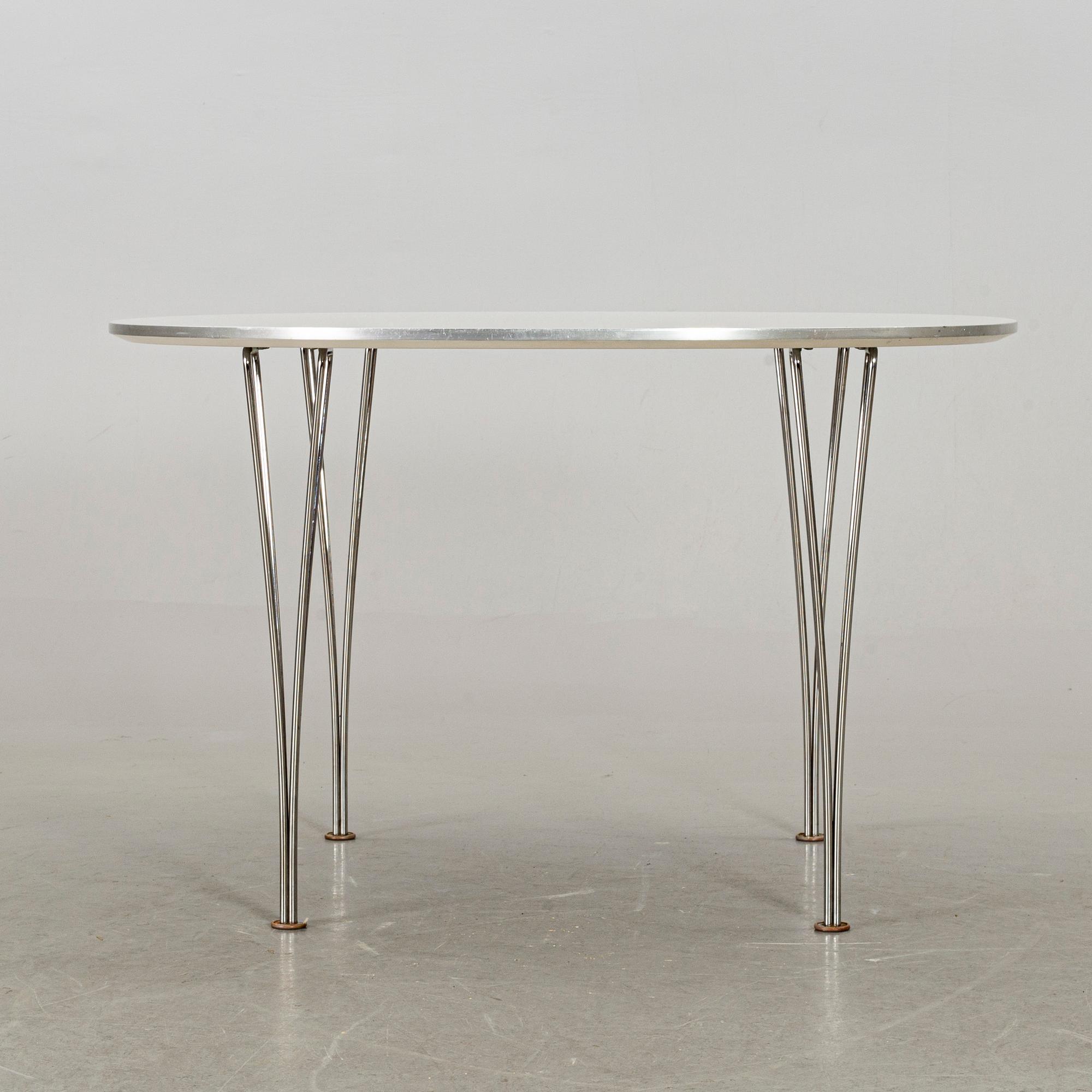 BRUNO MATHSSON & PIET HEIN, bord, "Supercirkel", Fritz Hansen Danmark.