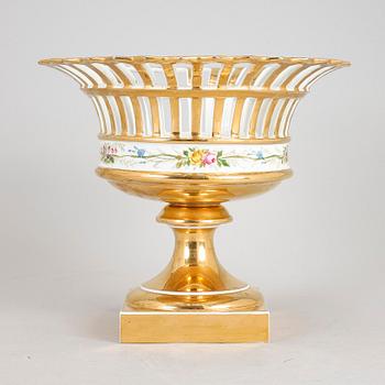 A Rörstrand footed chestnut basket, circa 1900.