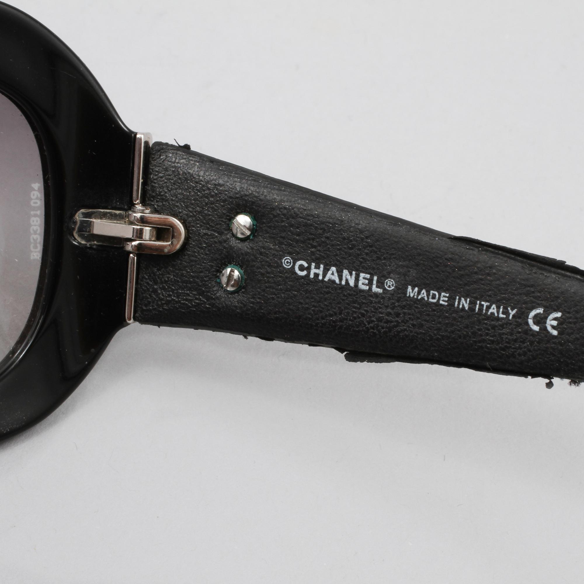 SOLGLASÖGON, Chanel.