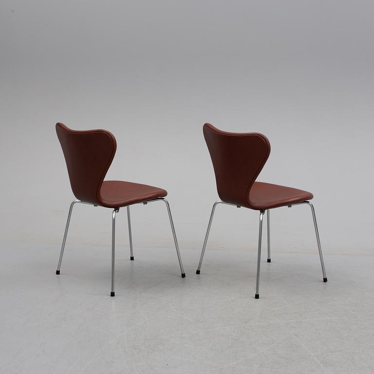 ARNE JACOBSEN, stolar 6 st, "Sjuan", Fritz Hansen.