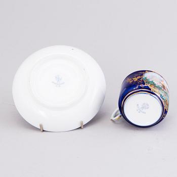 A 10-piece Kuznetsov porcelain tea set, Russia 1892-1917.