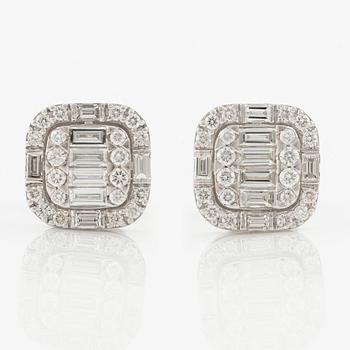 Earrings 18K white gold with baguette and brilliant cut diamonds.