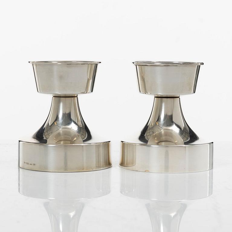 Ljusstakar, ett par, silver, firma MGAB, Uppsala 1974.
