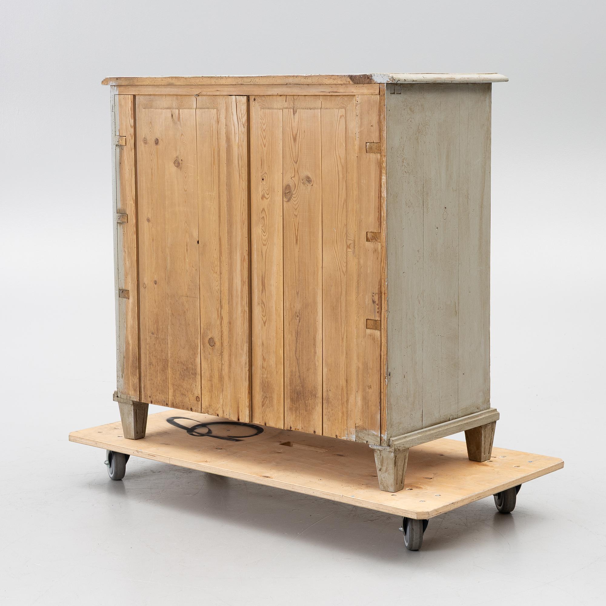 Chest of drawers, circa 1900.