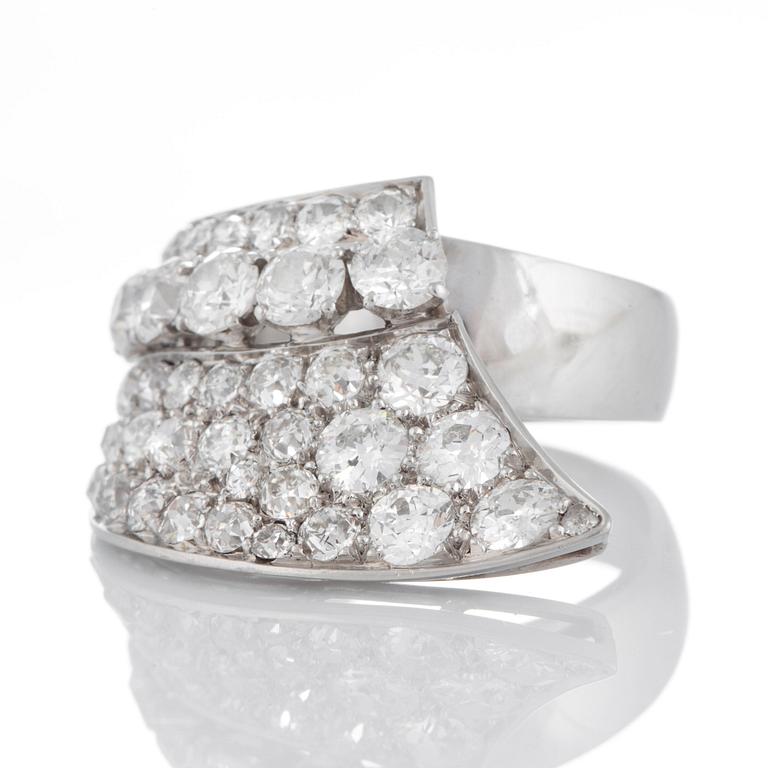 Tiffany ring med gammalslipade diamanter total vikt ca 4 ct.