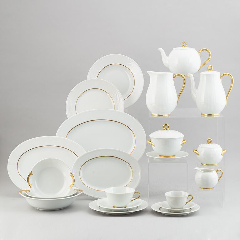 Louise Adelborg, Mat, kaffe- och teservis, Porslin, 110 delar, "Swedish Grace"/"Nationalservisen", Rörstrand.