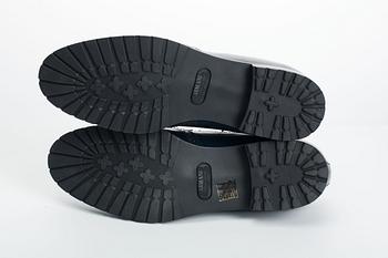 SKOR, Armani.