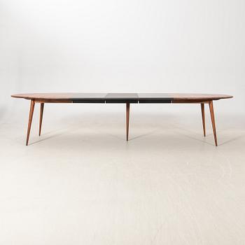 Nissen & Gehl, dining table, "Naver point" model 9942, period piece.